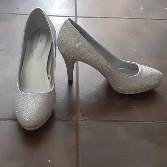 Heels - Picture 2 of 5